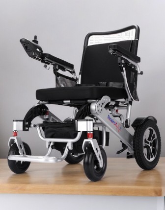 Respirox BC-EA8000 Uzaktan Kumandalı Katlanan Akülü Sandalye