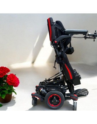 QUICKIE Q700-UP M Ayağa Kaldıran Akülü Sandalye