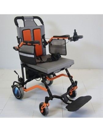 Poylin P204 Hafif Katlanabilir Akülü Tekerlekli Sandalye